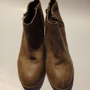 Report Brand Ladies Faux Leather Zip Up  Ankle Boots. Size 8